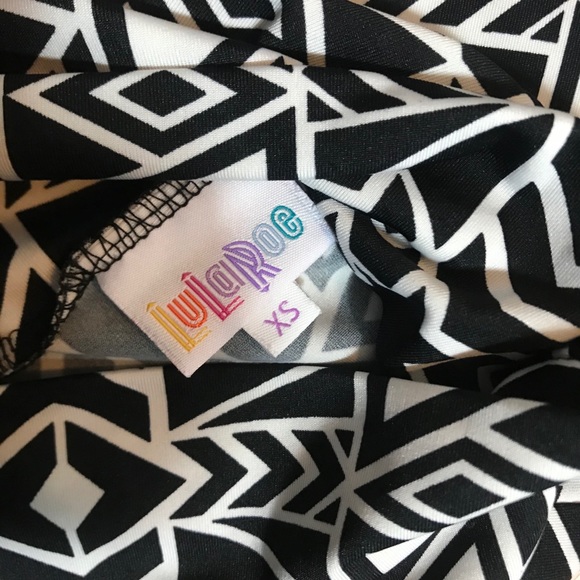 π5/$25π Lularoe Tribal print skirt - sz XS - Picture 2 of 4